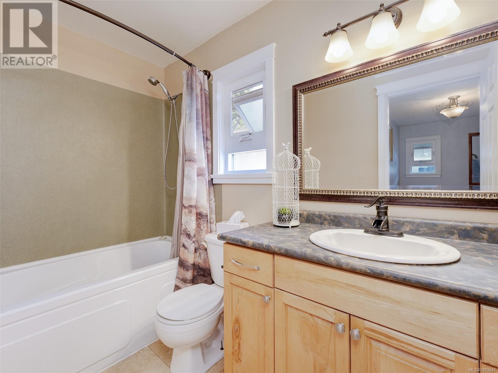 2670 Claude Rd, Langford