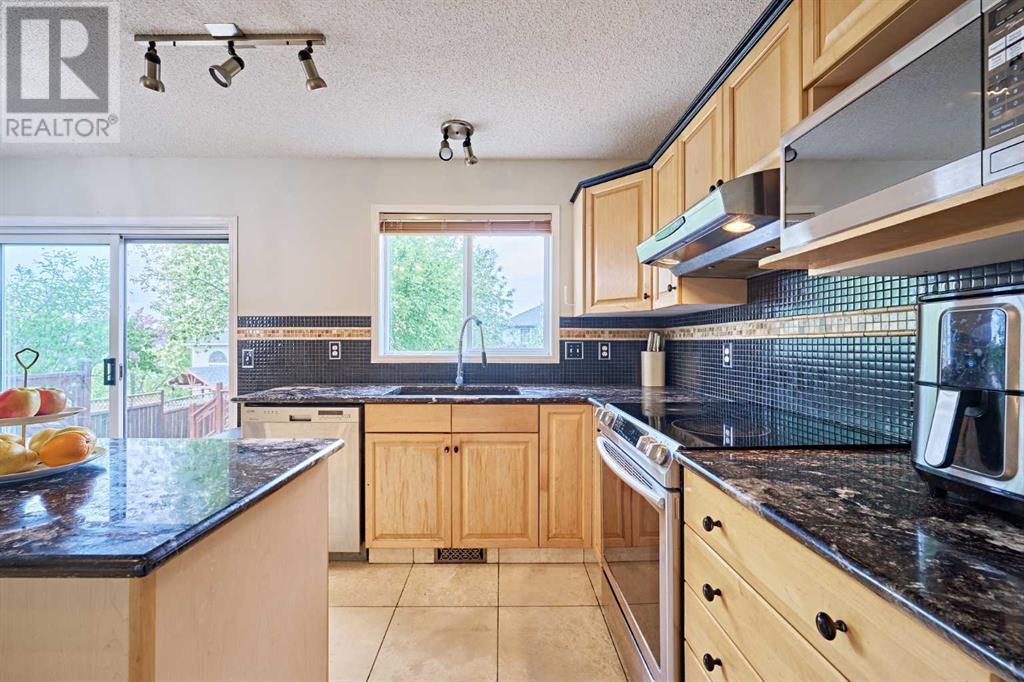 Single Family House for Sale in  Citadel Ridge Close NW Citadel Calgary 