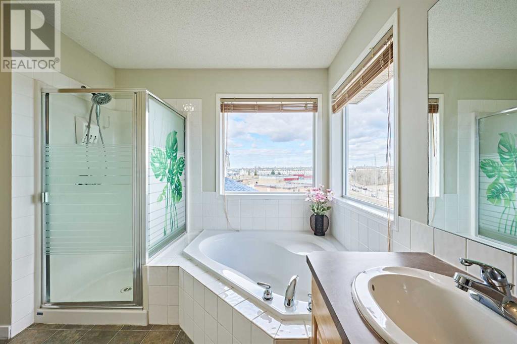 Single Family House for Sale in  Citadel Ridge Close NW Citadel Calgary 