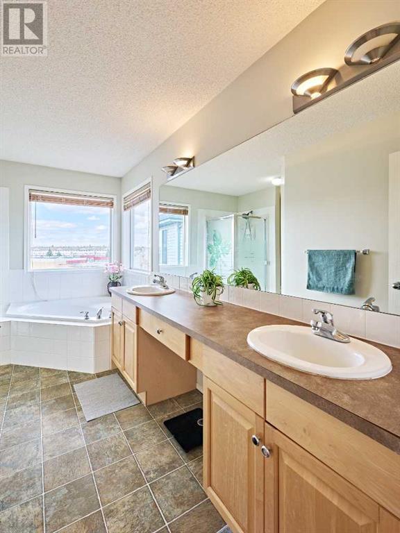 Single Family House for Sale in  Citadel Ridge Close NW Citadel Calgary 