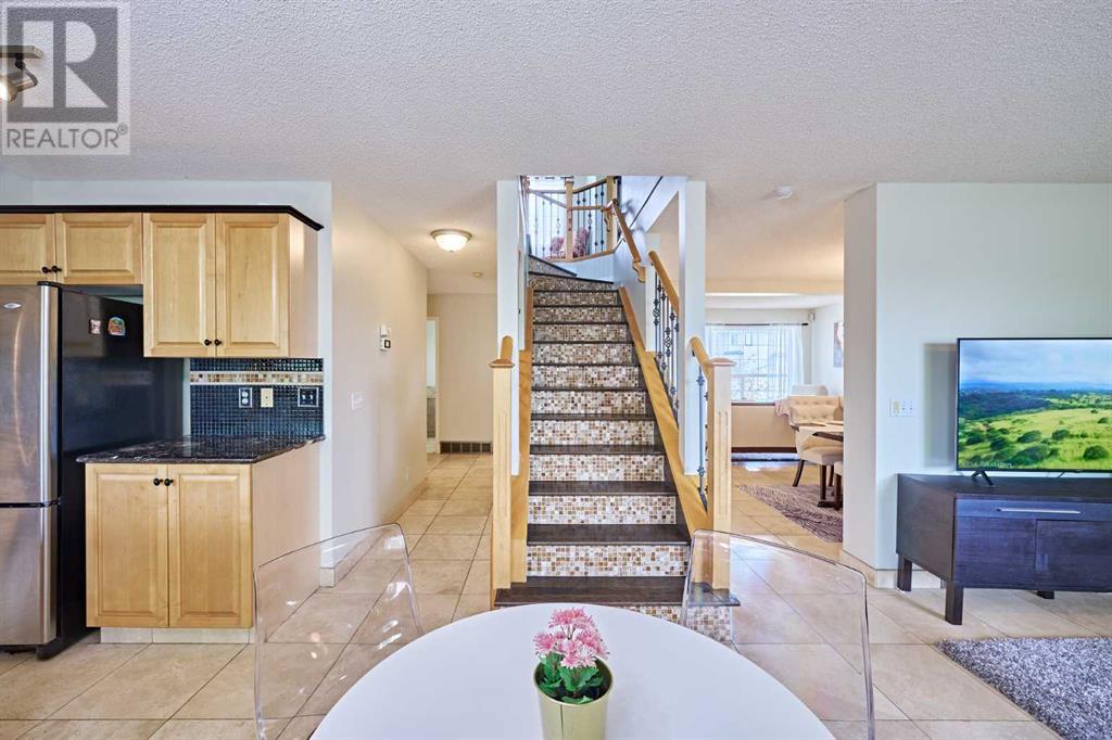 Single Family House for Sale in  Citadel Ridge Close NW Citadel Calgary 