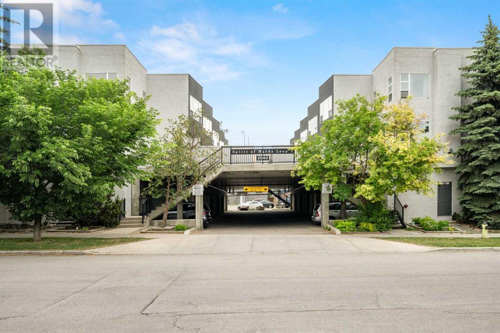 8, 2040 35 Avenue SW, Calgary, Alberta