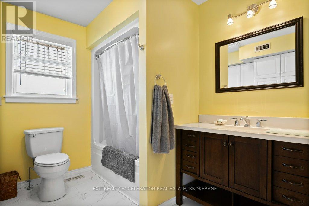 Photo 11 of 1633 Lazier Road, Tyendinaga ON
