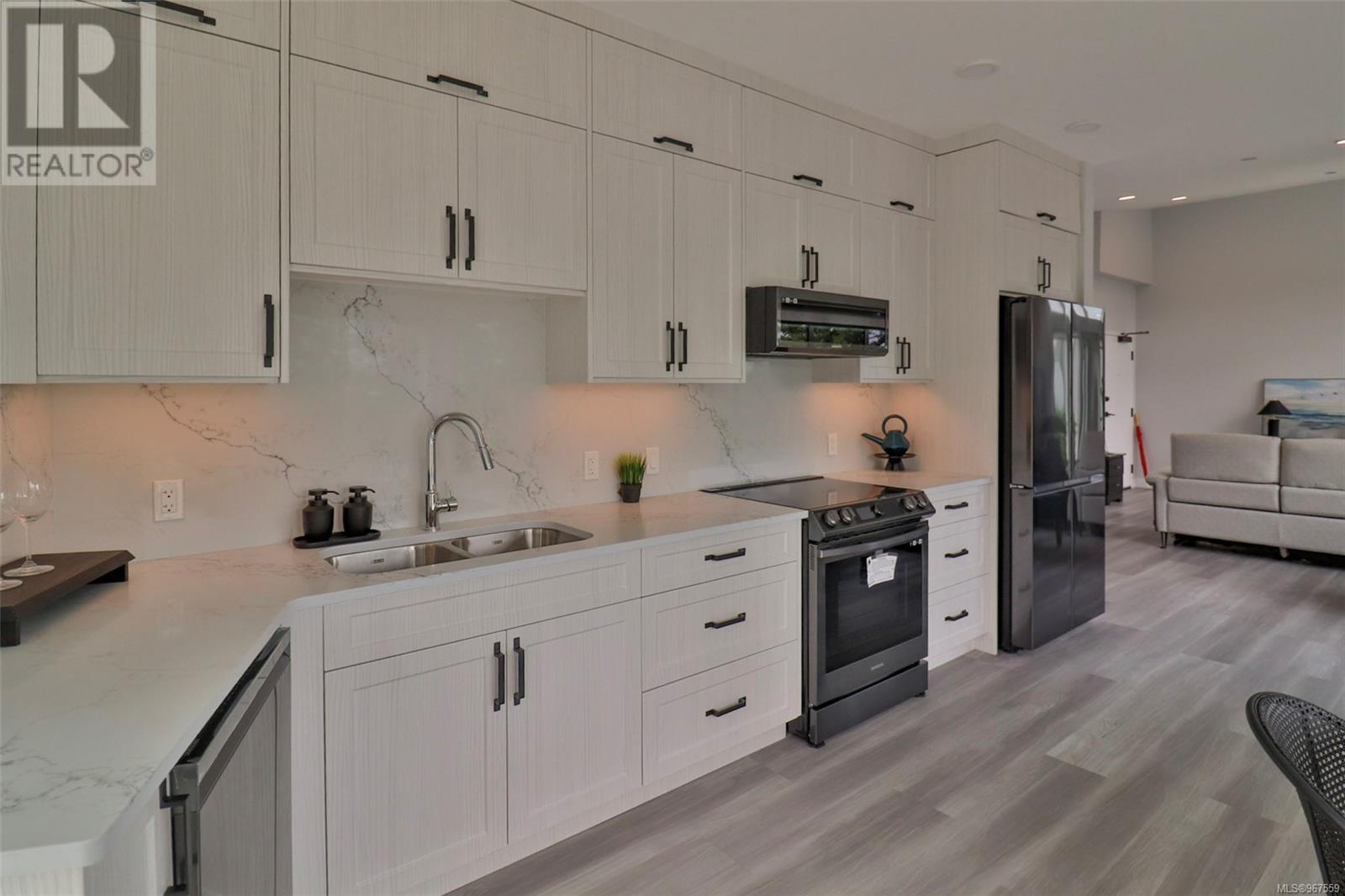 Photo 9 of 301 4474 Wellington Rd, Nanaimo BC