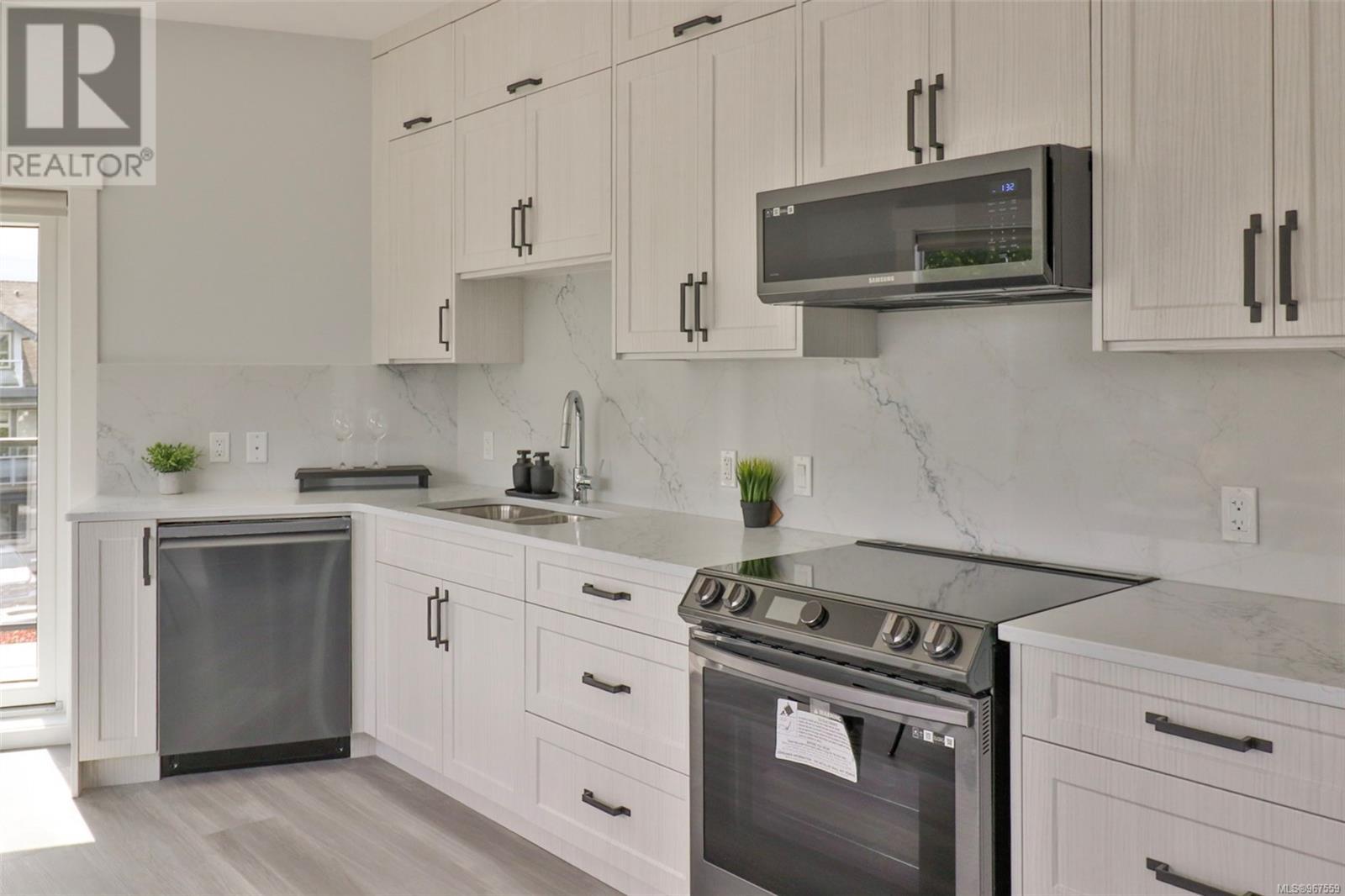Photo 11 of 301 4474 Wellington Rd, Nanaimo BC