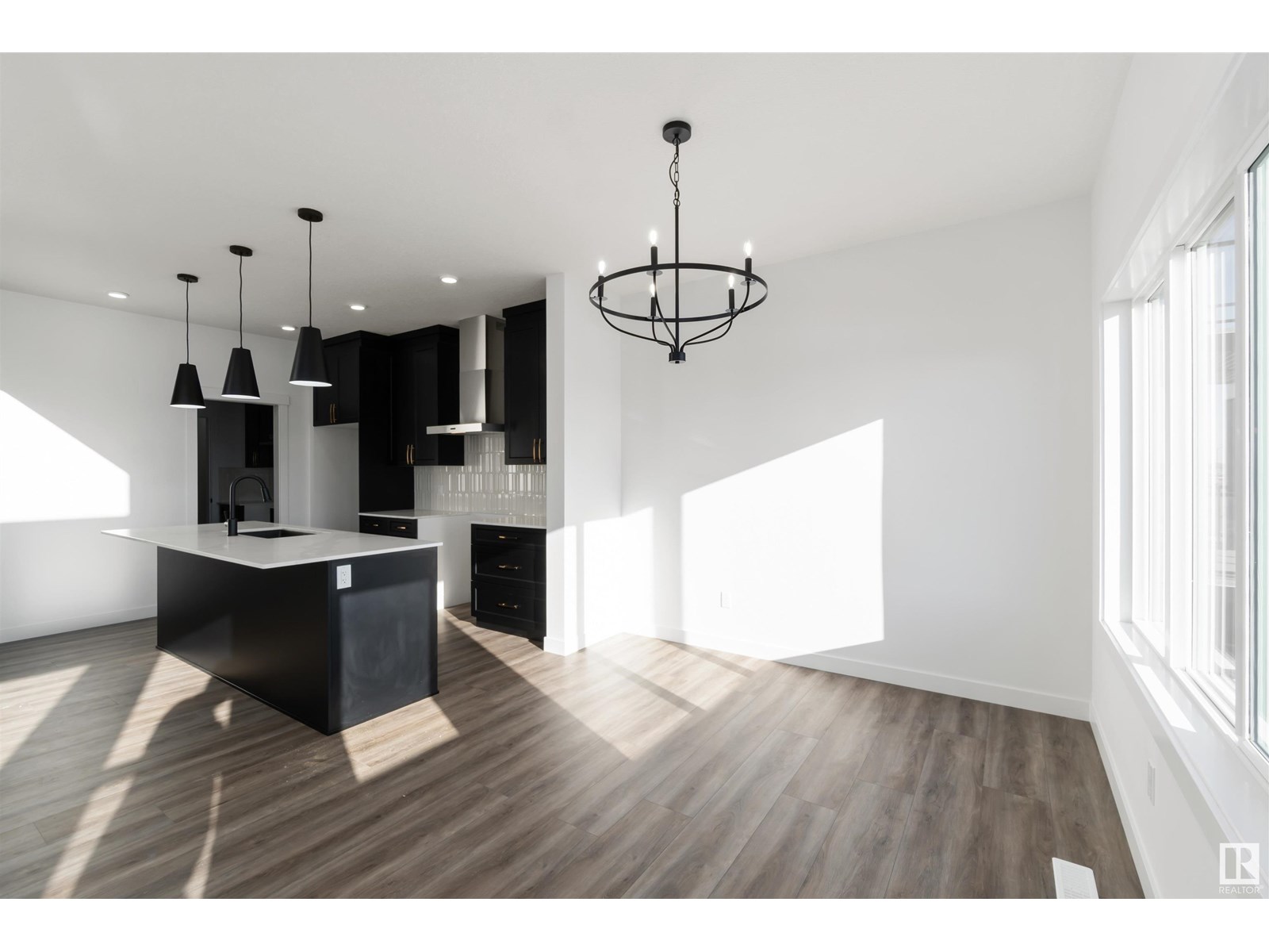 Photo 36 of 1651 12 St Nw, Edmonton AB