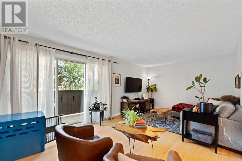 Single Family House for Sale in    Street SW Oakridge Calgary 
