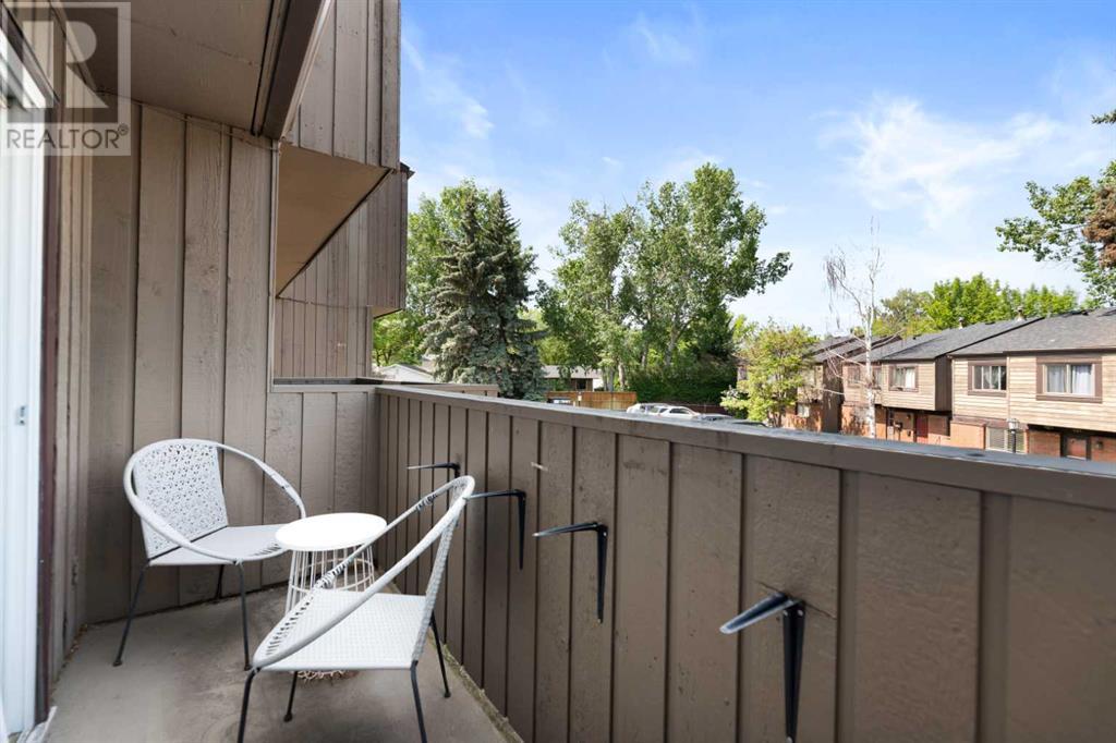 Single Family House for Sale in    Street SW Oakridge Calgary 