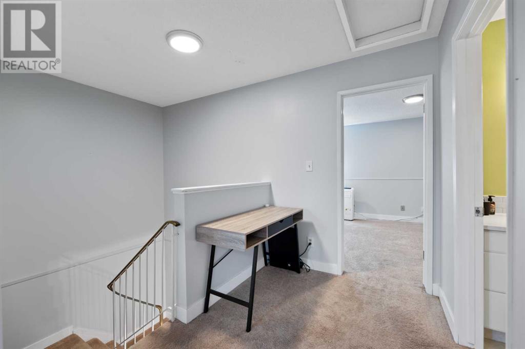 Single Family House for Sale in    Street SW Oakridge Calgary 