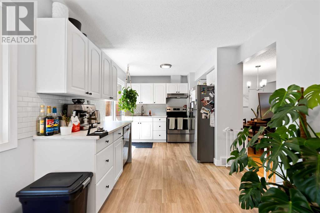 Single Family House for Sale in    Street SW Oakridge Calgary 