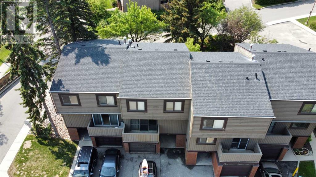 Single Family House for Sale in    Street SW Oakridge Calgary 