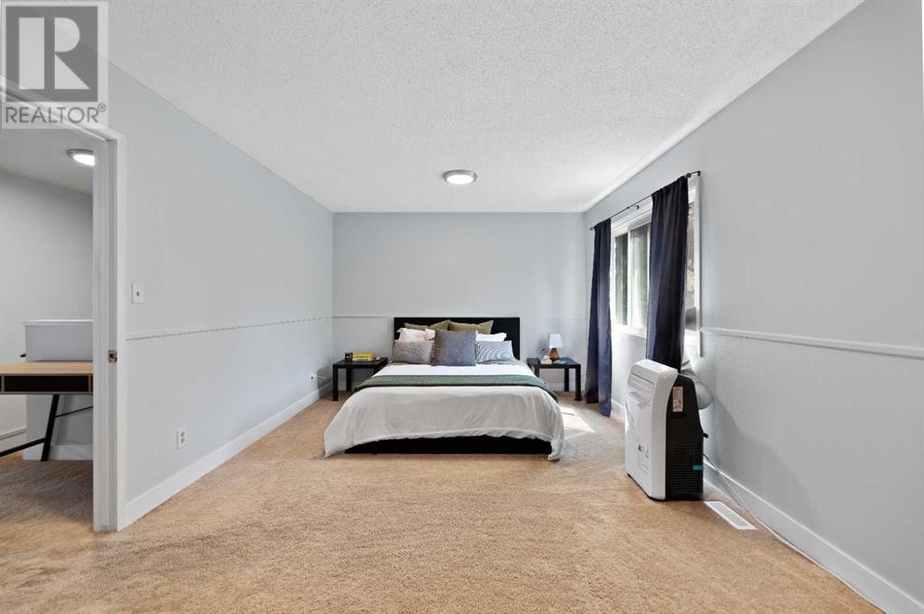 Single Family House for Sale in    Street SW Oakridge Calgary 