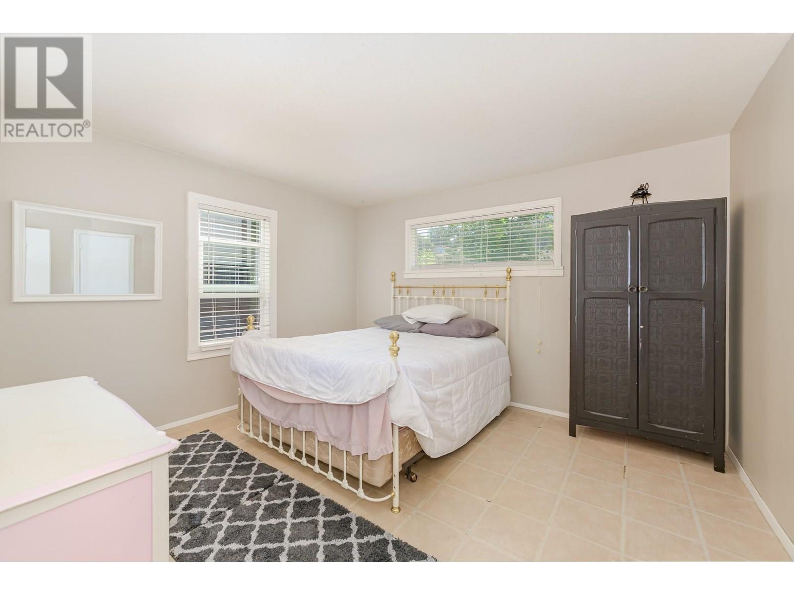 Photo 23 of 571 1 Avenue Se, Salmon Arm BC