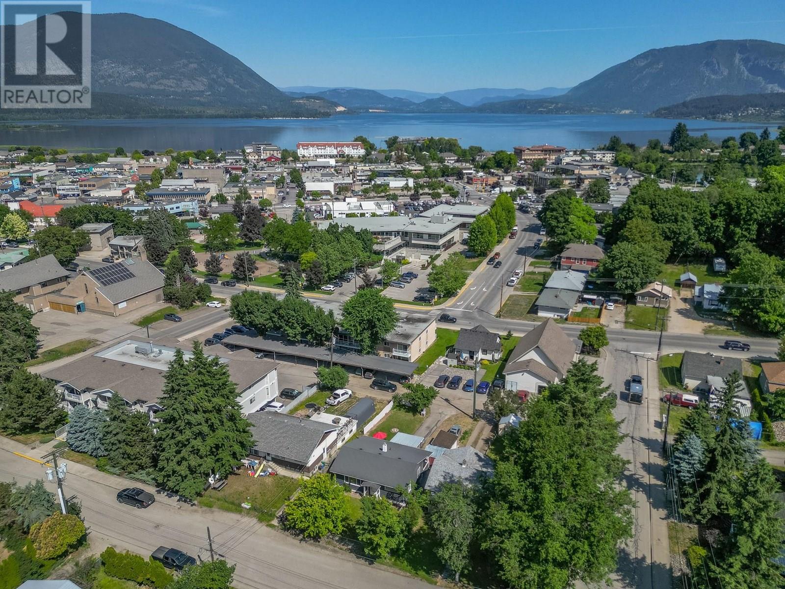 Photo 22 of 571 1 Avenue Se, Salmon Arm BC