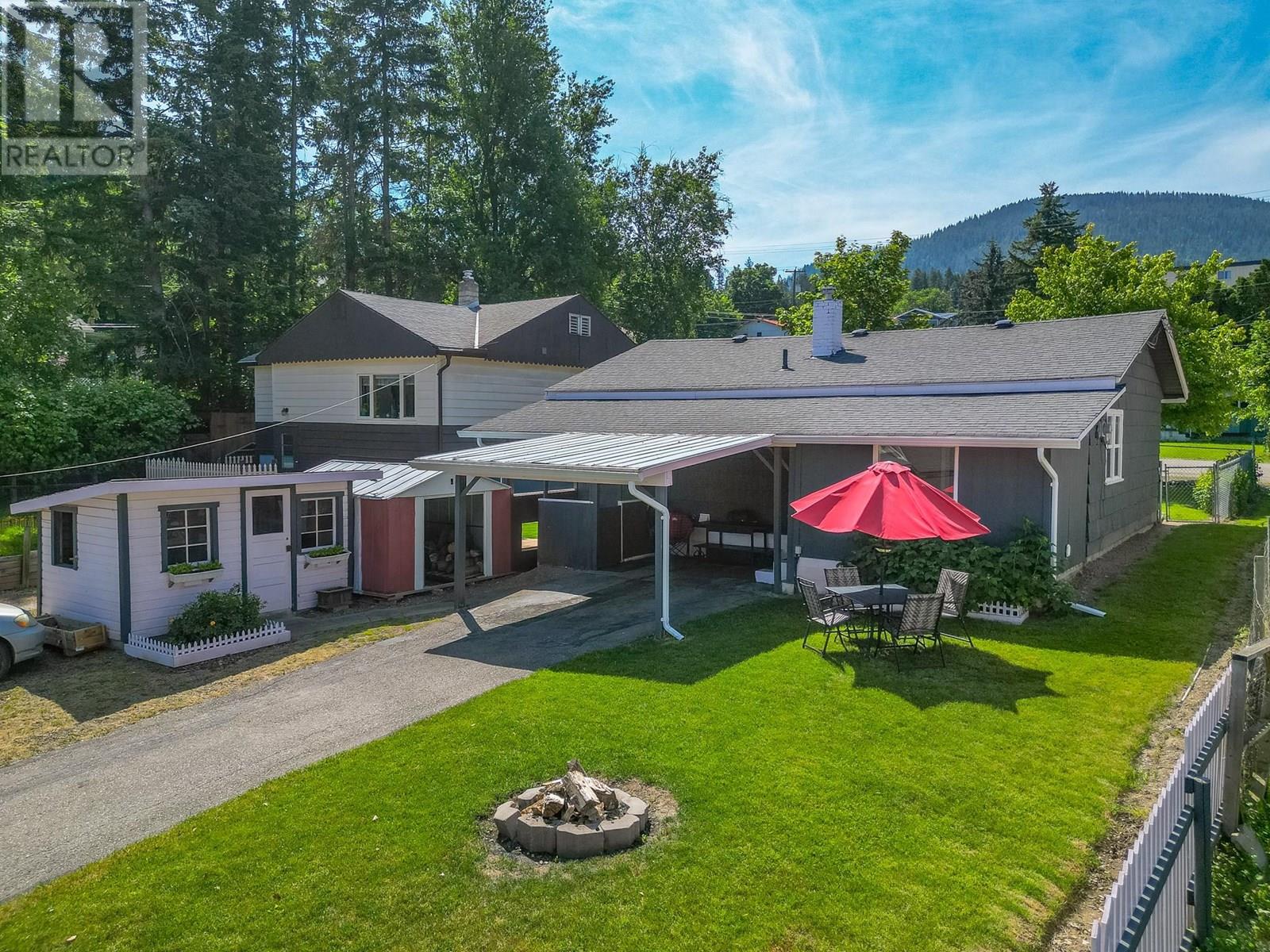 Photo 6 of 571 1 Avenue Se, Salmon Arm BC