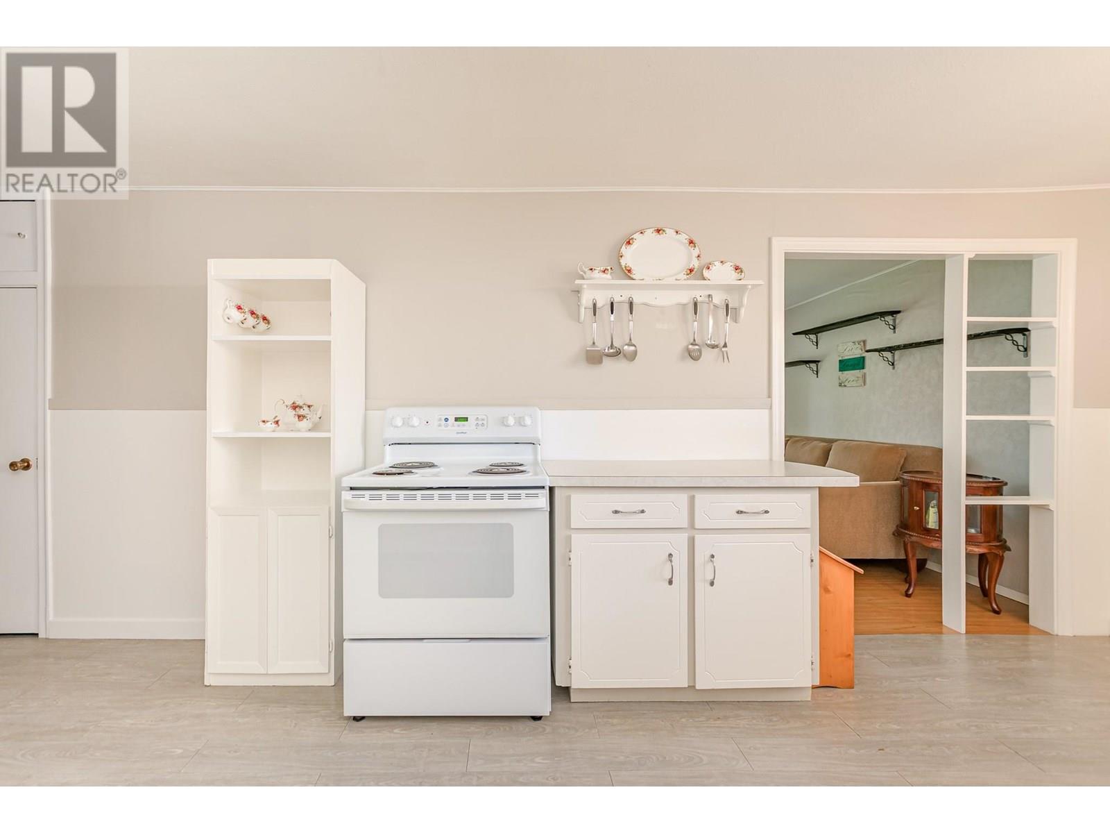 Photo 29 of 571 1 Avenue Se, Salmon Arm BC