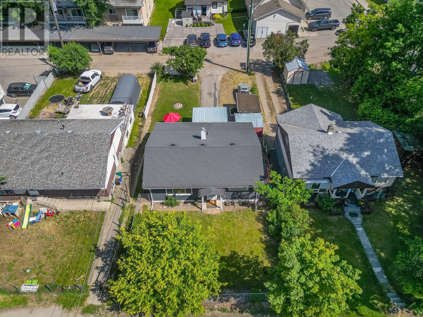 Photo 18 of 571 1 Avenue Se, Salmon Arm BC