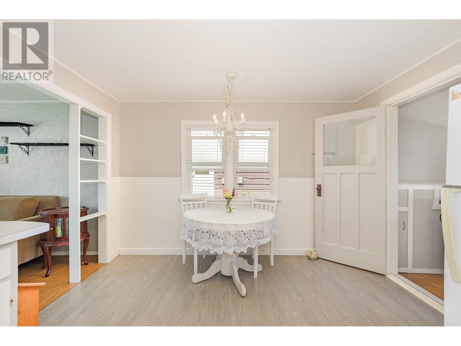 Photo 15 of 571 1 Avenue Se, Salmon Arm BC