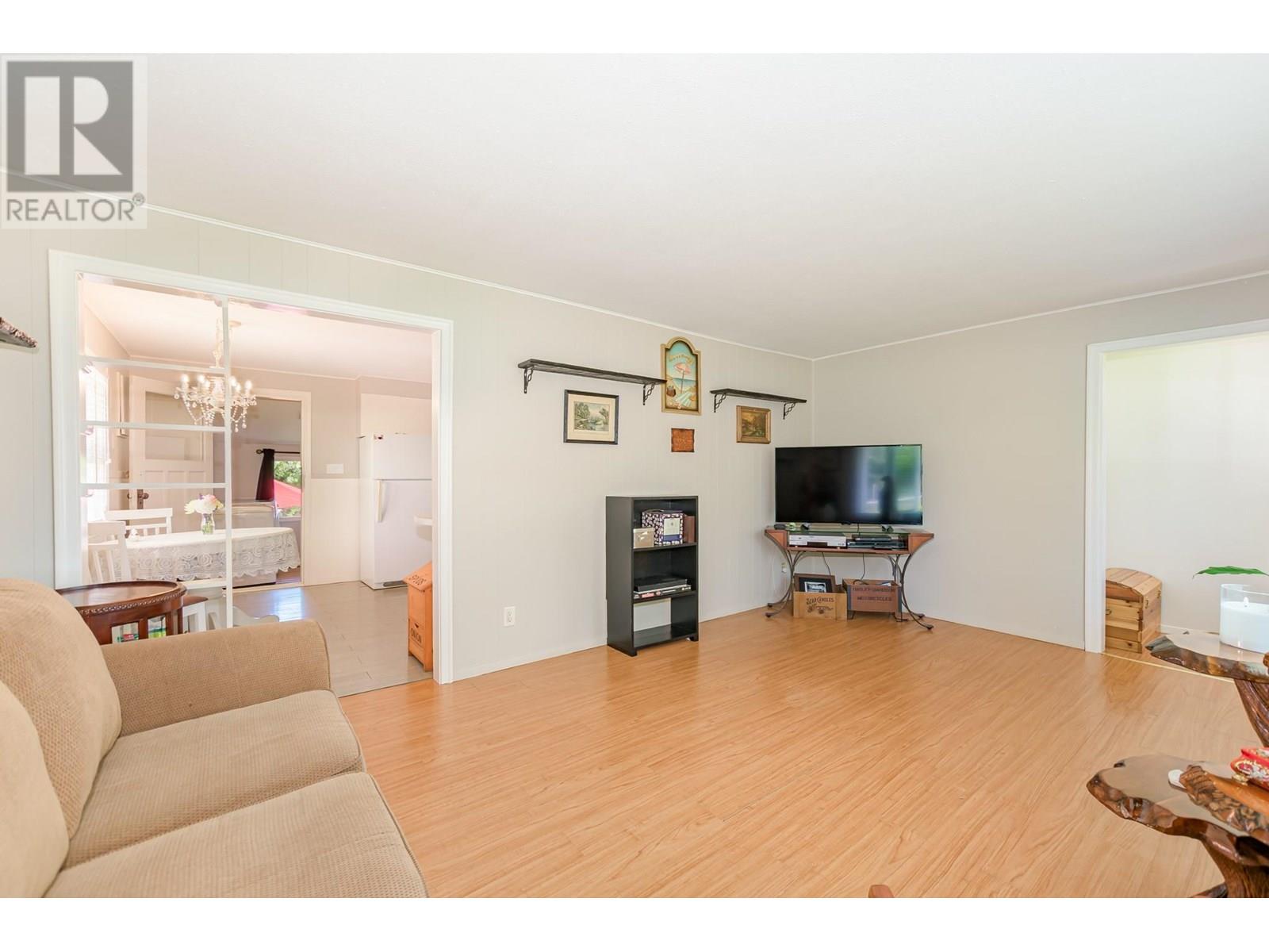 Photo 28 of 571 1 Avenue Se, Salmon Arm BC