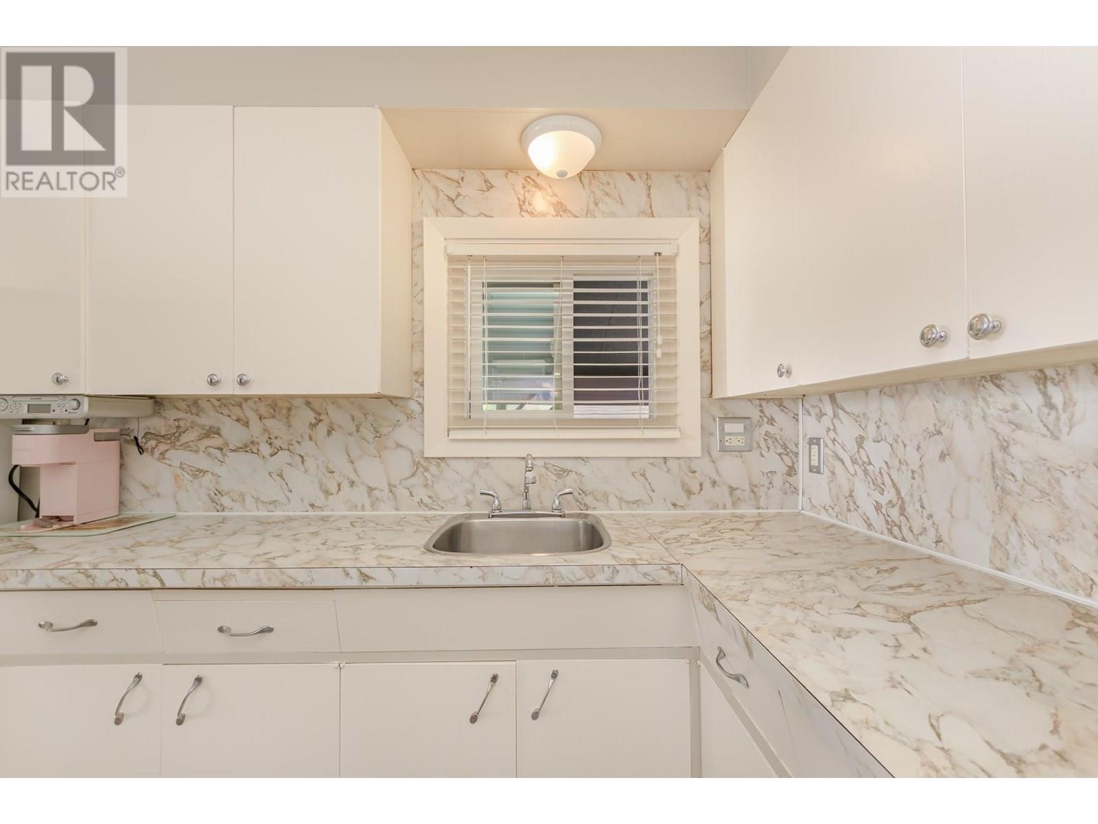 Photo 25 of 571 1 Avenue Se, Salmon Arm BC