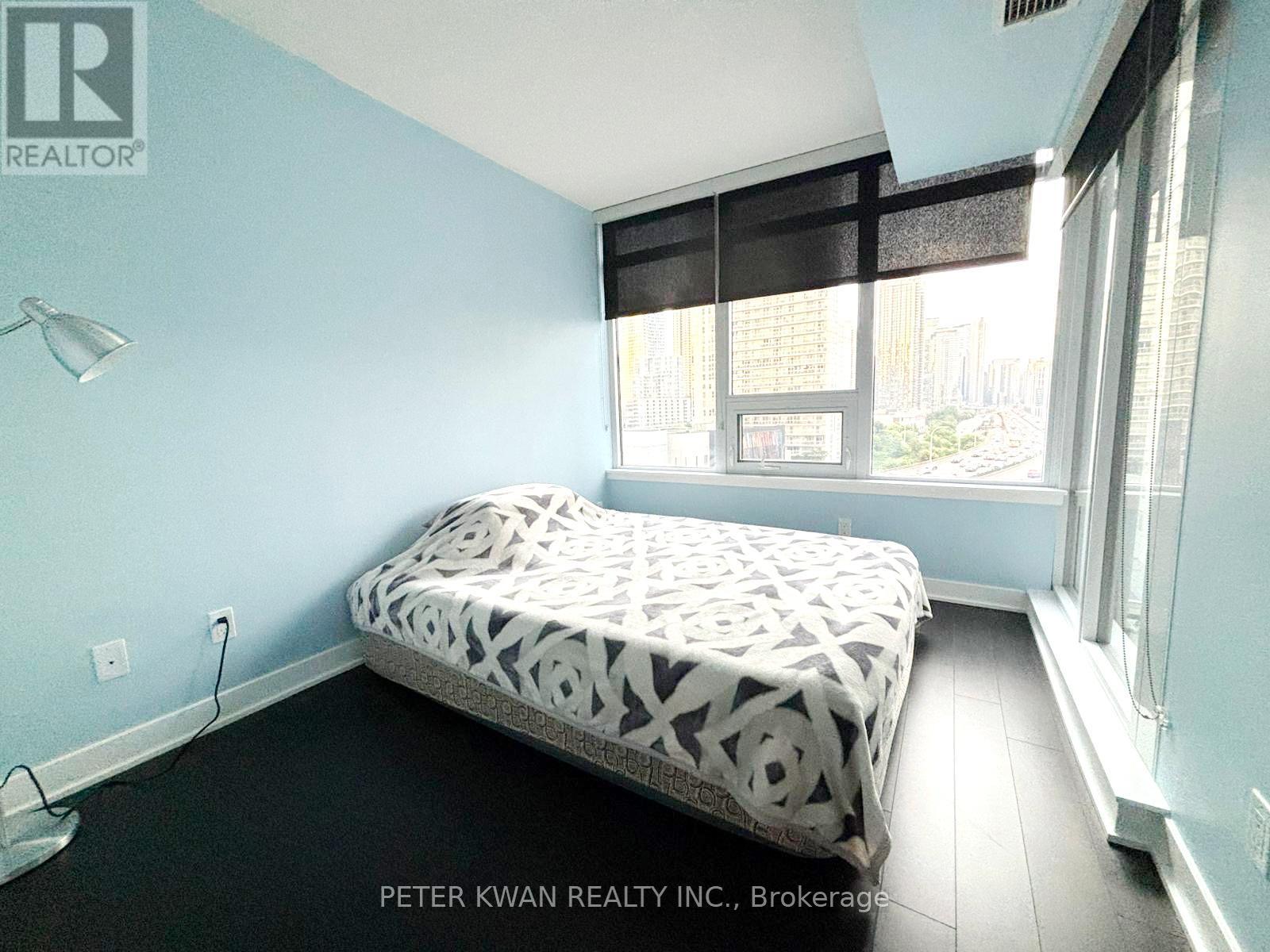Photo 26 of 1007 19 Bathurst Street, Toronto ON