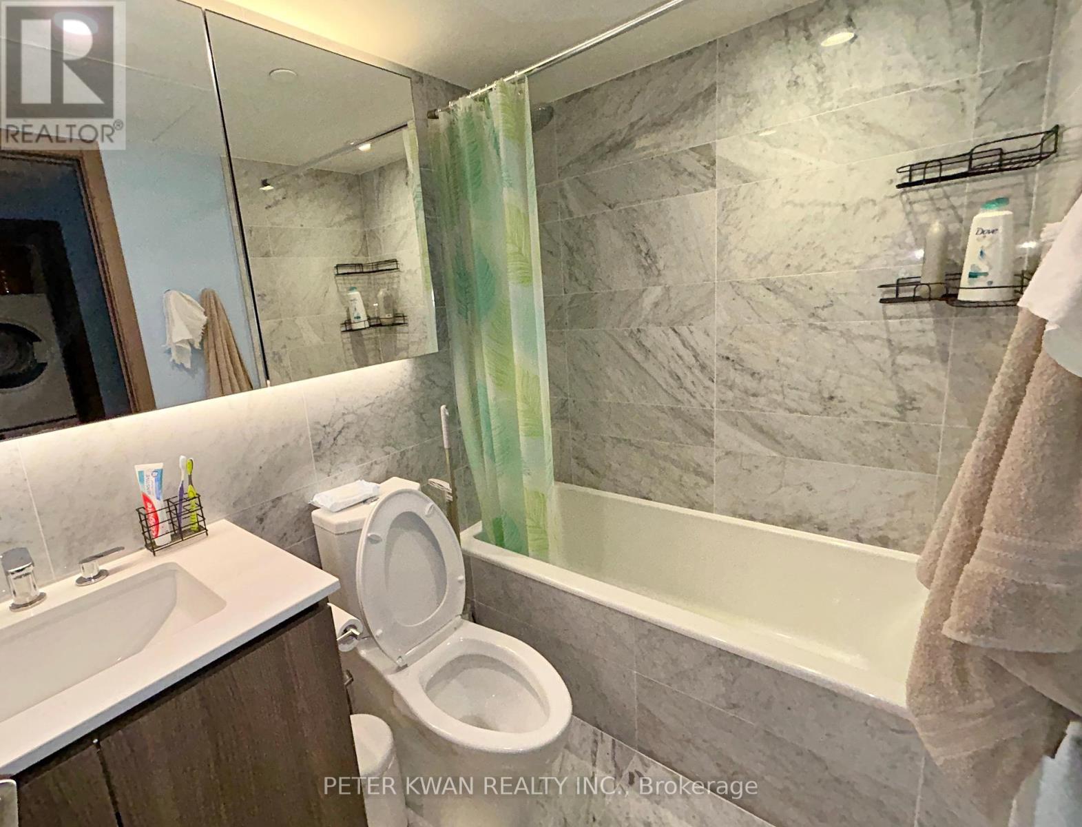 Photo 3 of 1007 19 Bathurst Street, Toronto ON