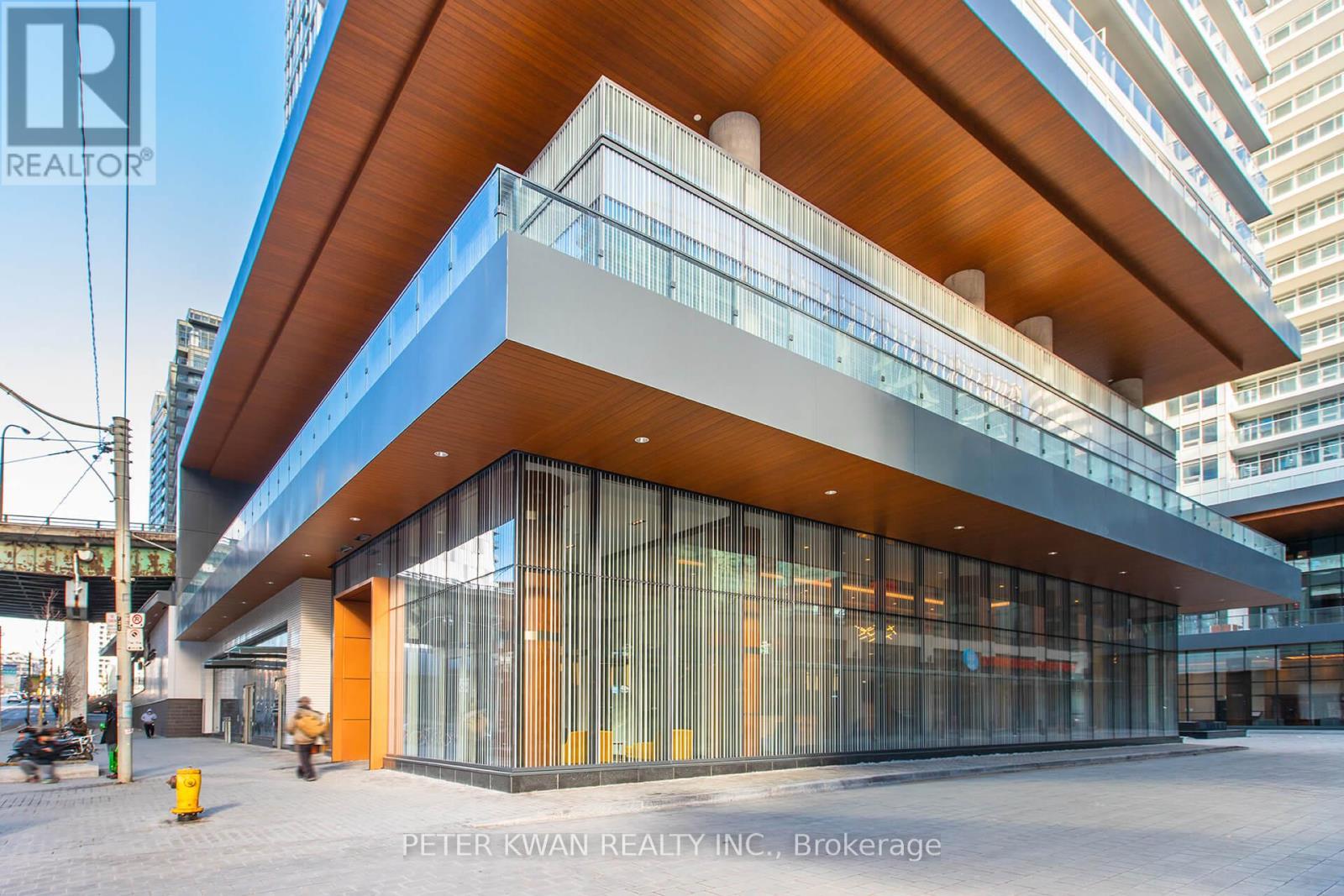 Photo 4 of 1007 19 Bathurst Street, Toronto ON