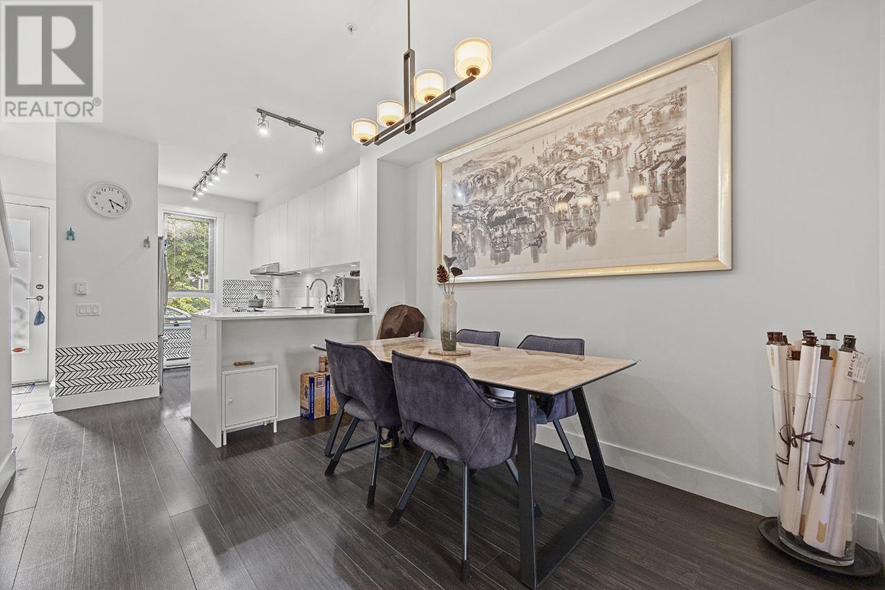 3 6868 BURLINGTON AVENUE, Burnaby