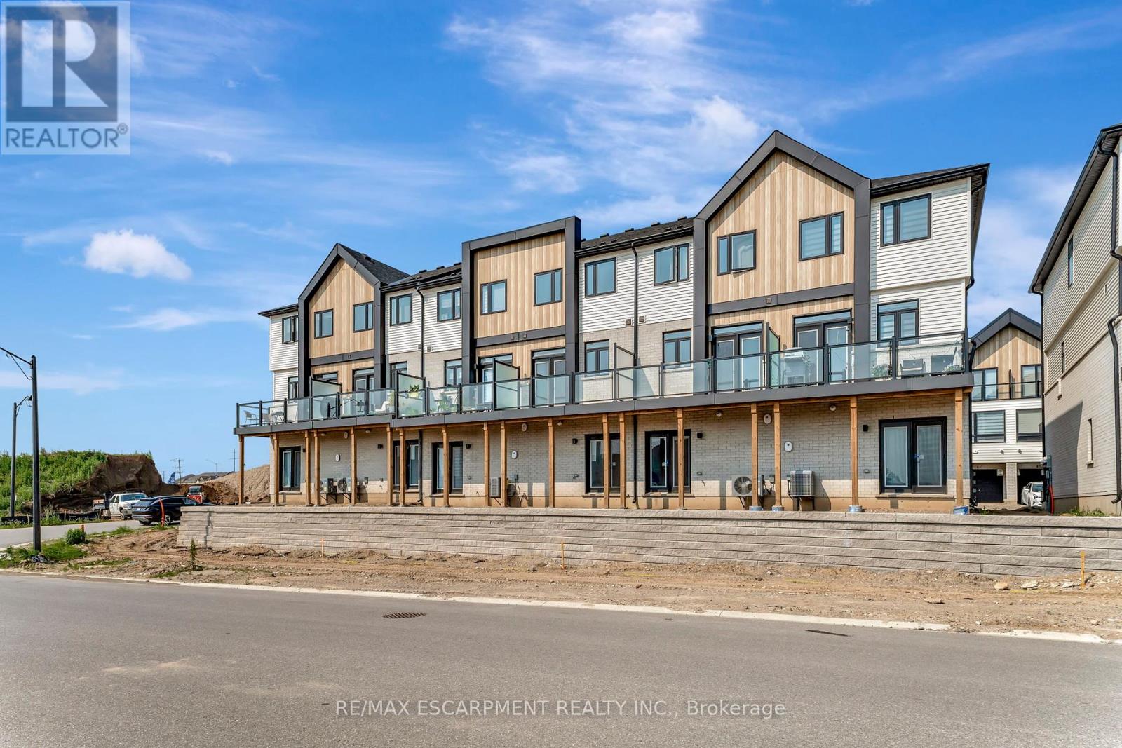 Photo 19 of 90 55 Tom Brown Drive, Brant ON