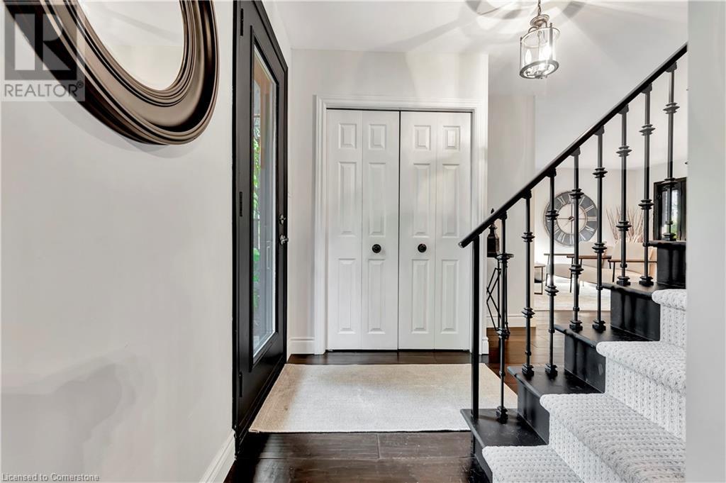Photo 20 of 564 Rosedale Crescent, Burlington ON