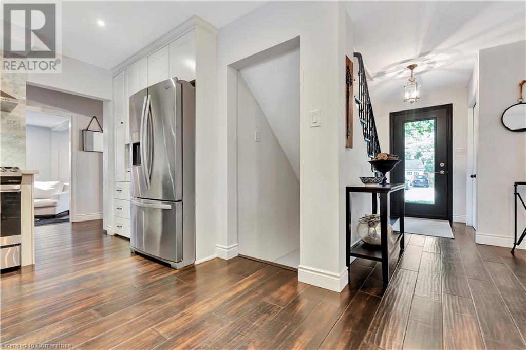 Photo 39 of 564 Rosedale Crescent, Burlington ON