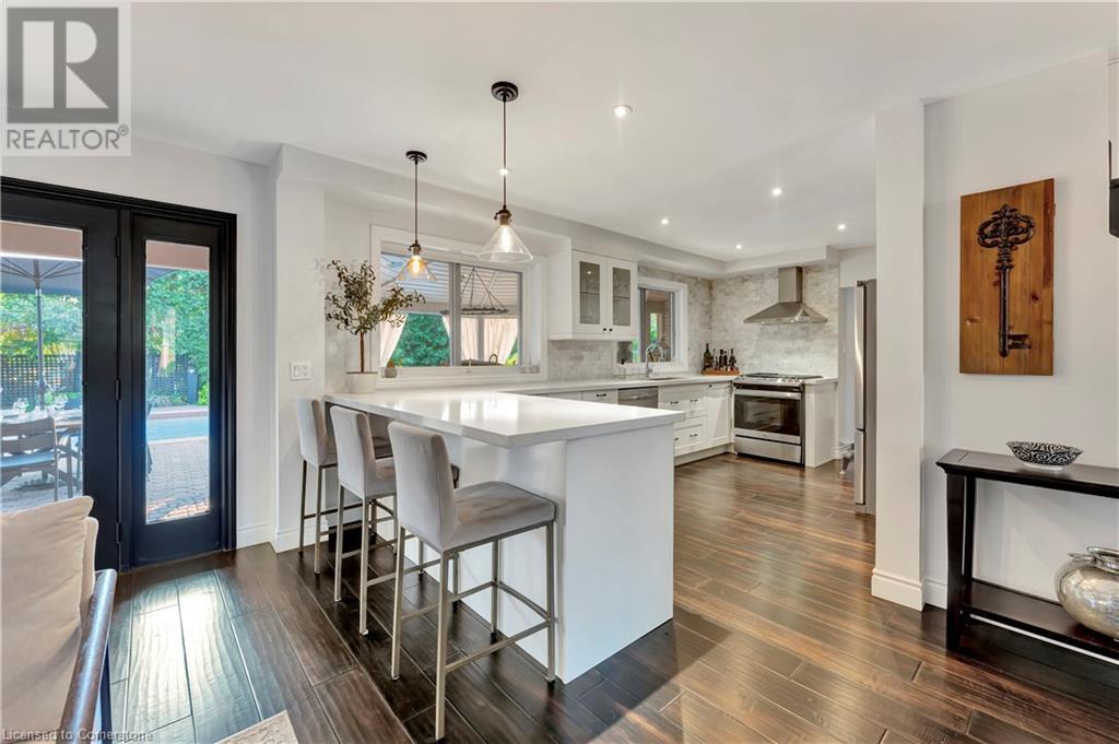 Photo 7 of 564 Rosedale Crescent, Burlington ON