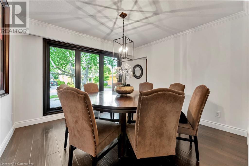Photo 8 of 564 Rosedale Crescent, Burlington ON