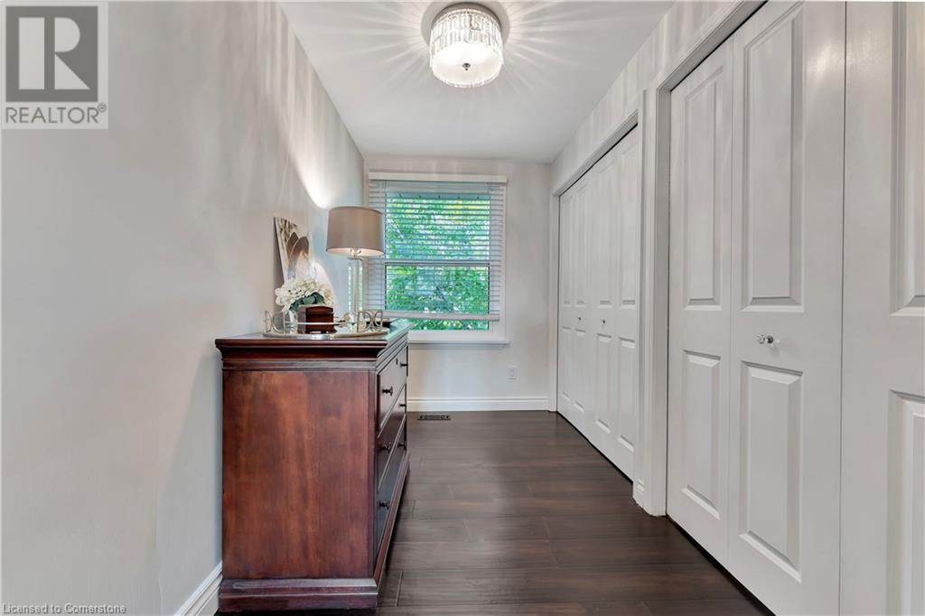 Photo 13 of 564 Rosedale Crescent, Burlington ON