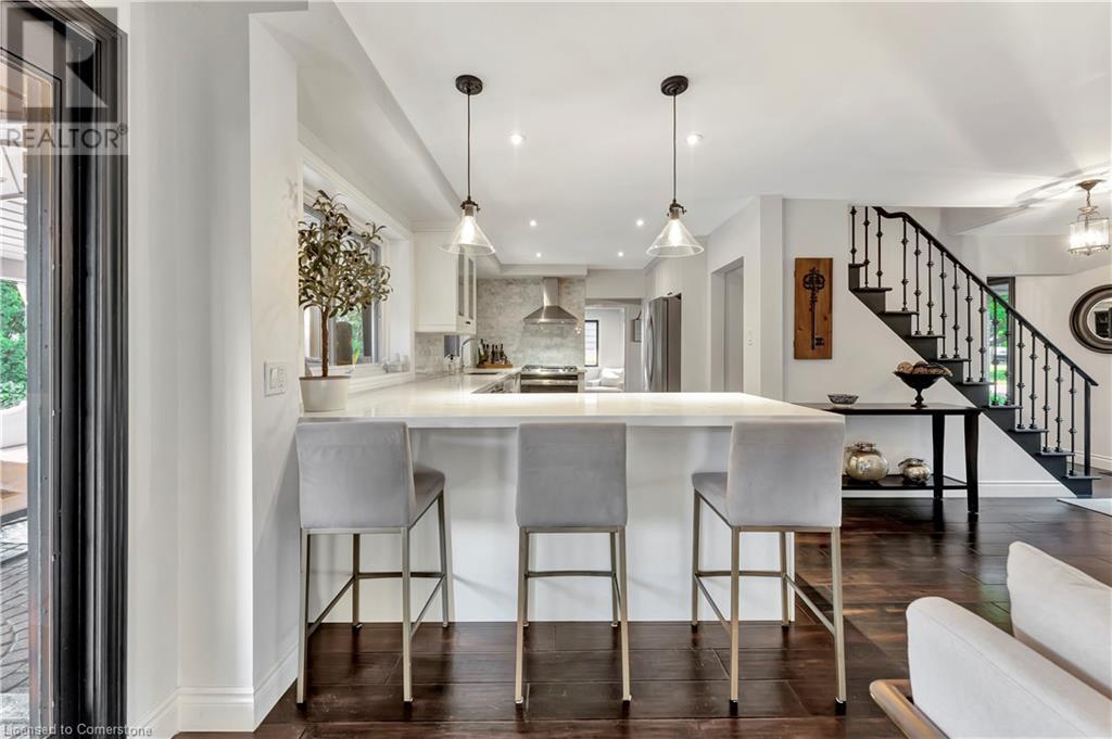 Photo 19 of 564 Rosedale Crescent, Burlington ON