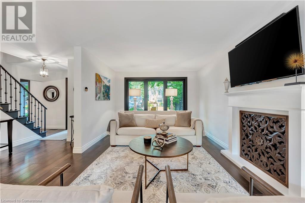 Photo 33 of 564 Rosedale Crescent, Burlington ON