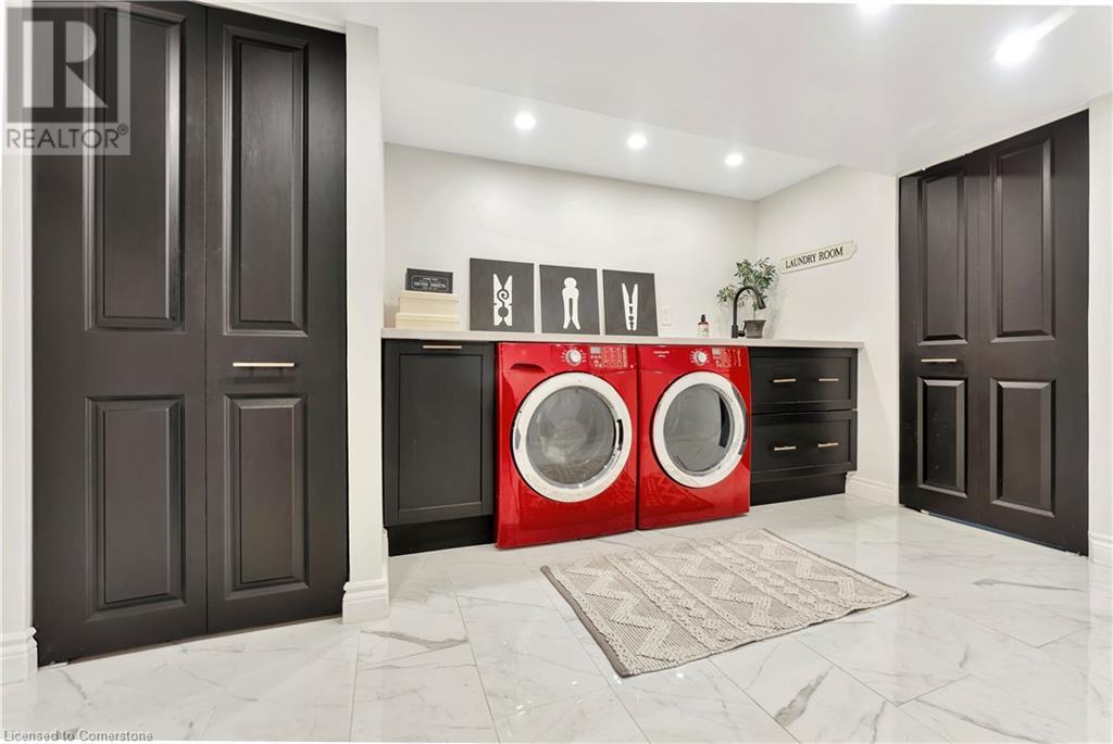 Photo 16 of 564 Rosedale Crescent, Burlington ON