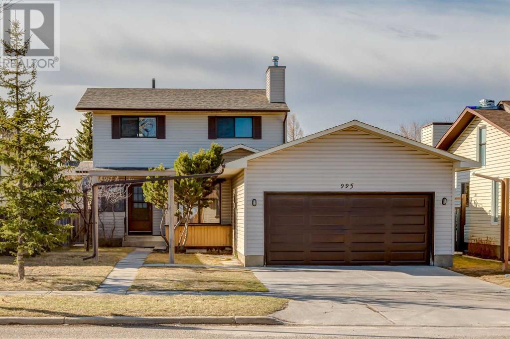 995 Berkley Drive NW, Calgary, Alberta