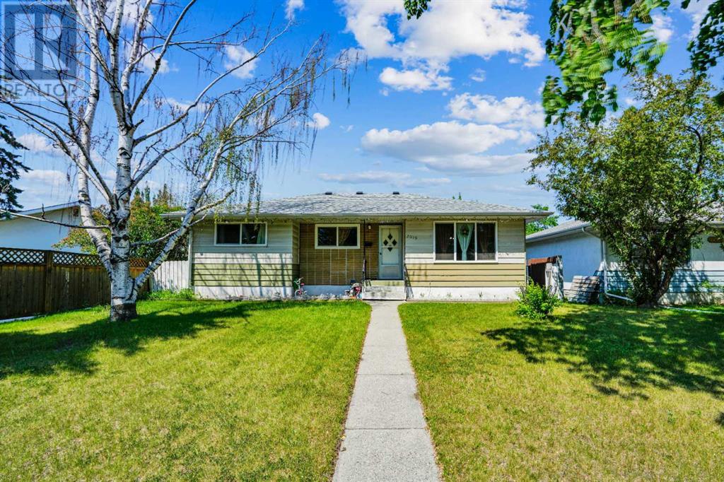 Single Family House Bungalow for Sale in   Street SE Southview Calgary 