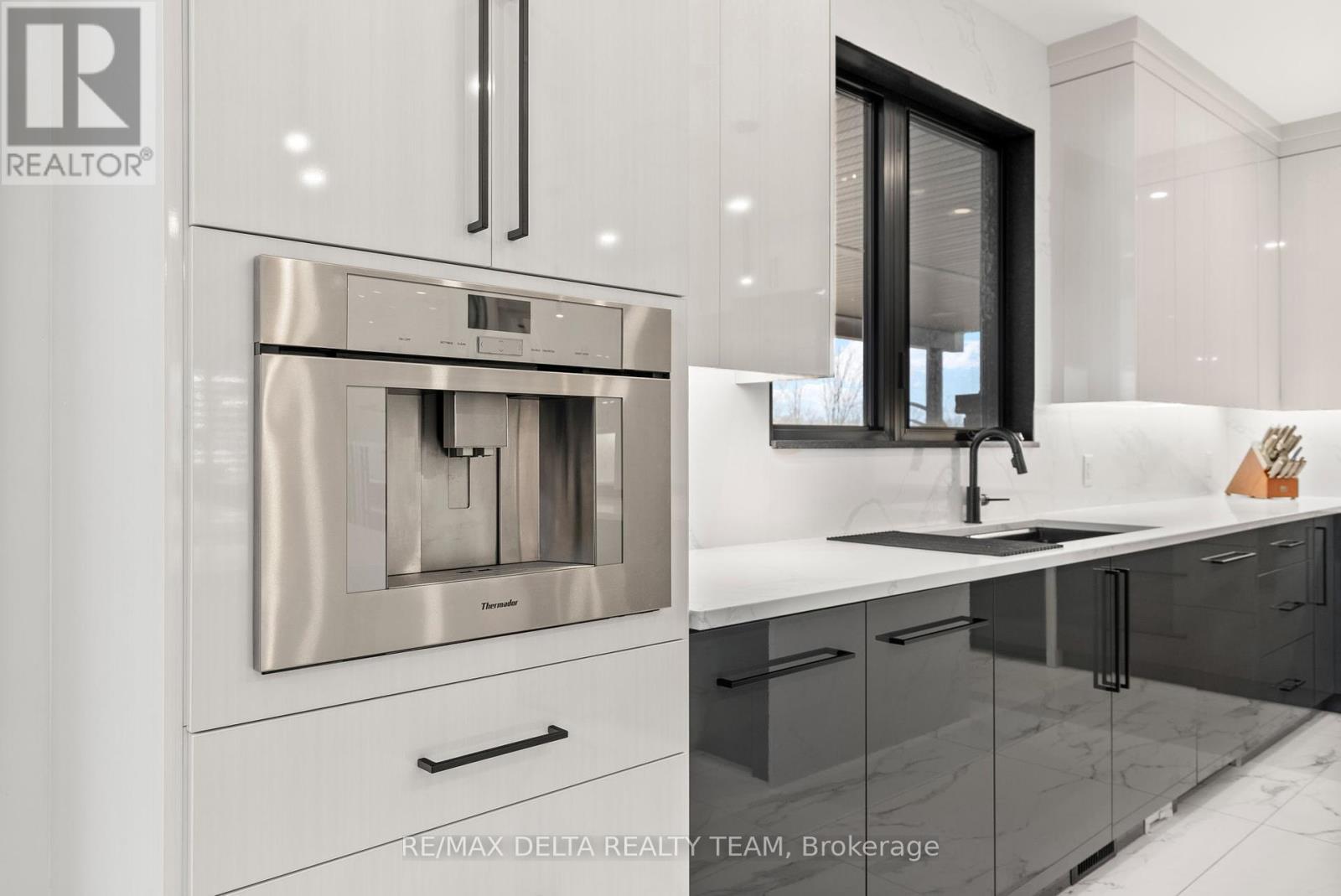 Photo 42 of 663 Ballycastle Crescent, Ottawa ON