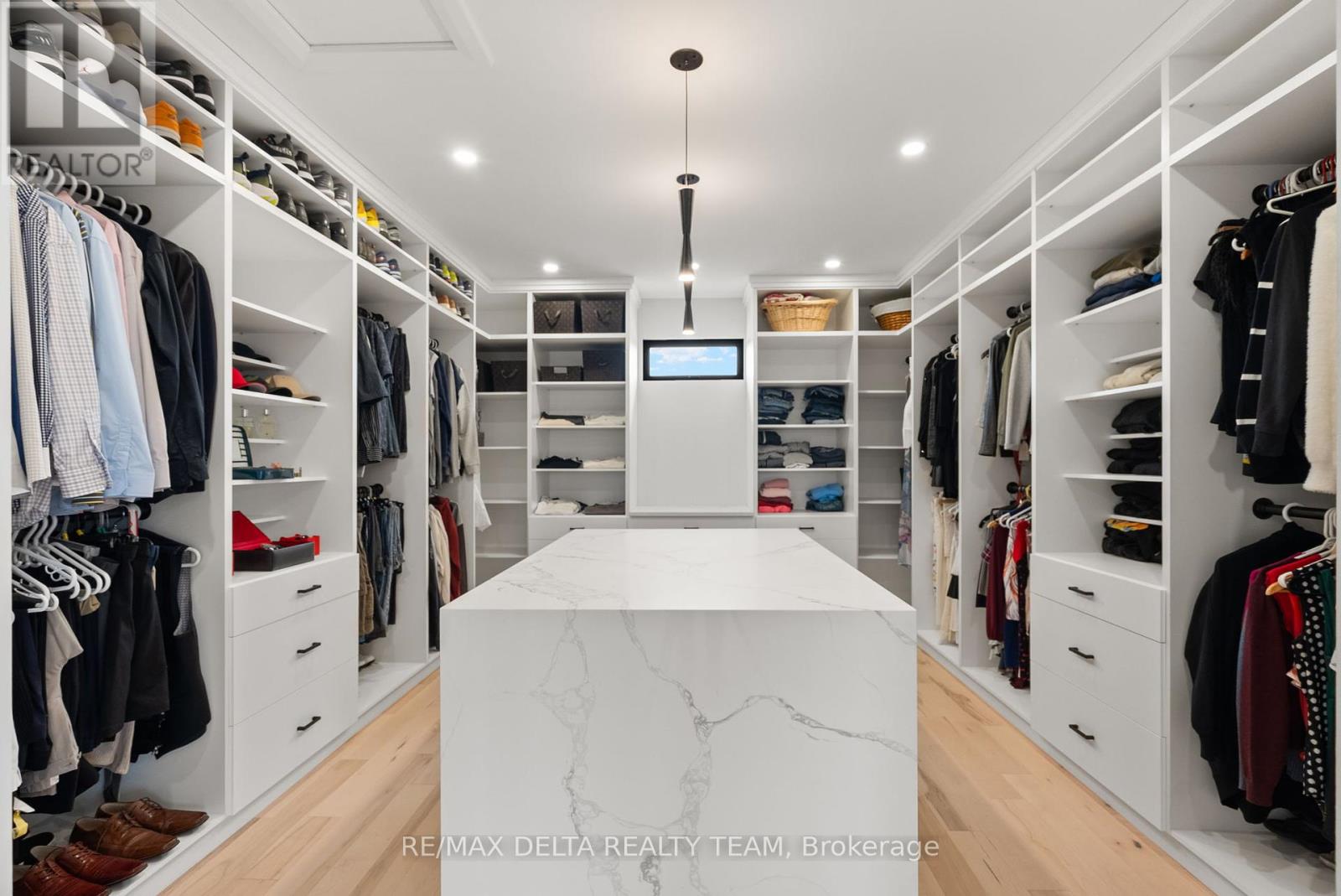 Photo 14 of 663 Ballycastle Crescent, Ottawa ON