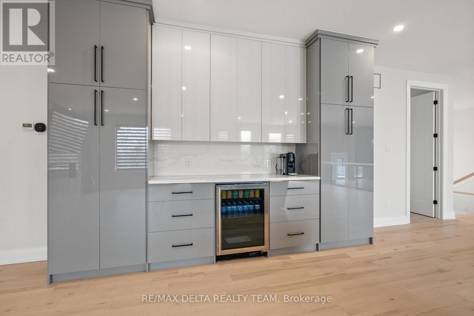 Photo 10 of 663 Ballycastle Crescent, Ottawa ON