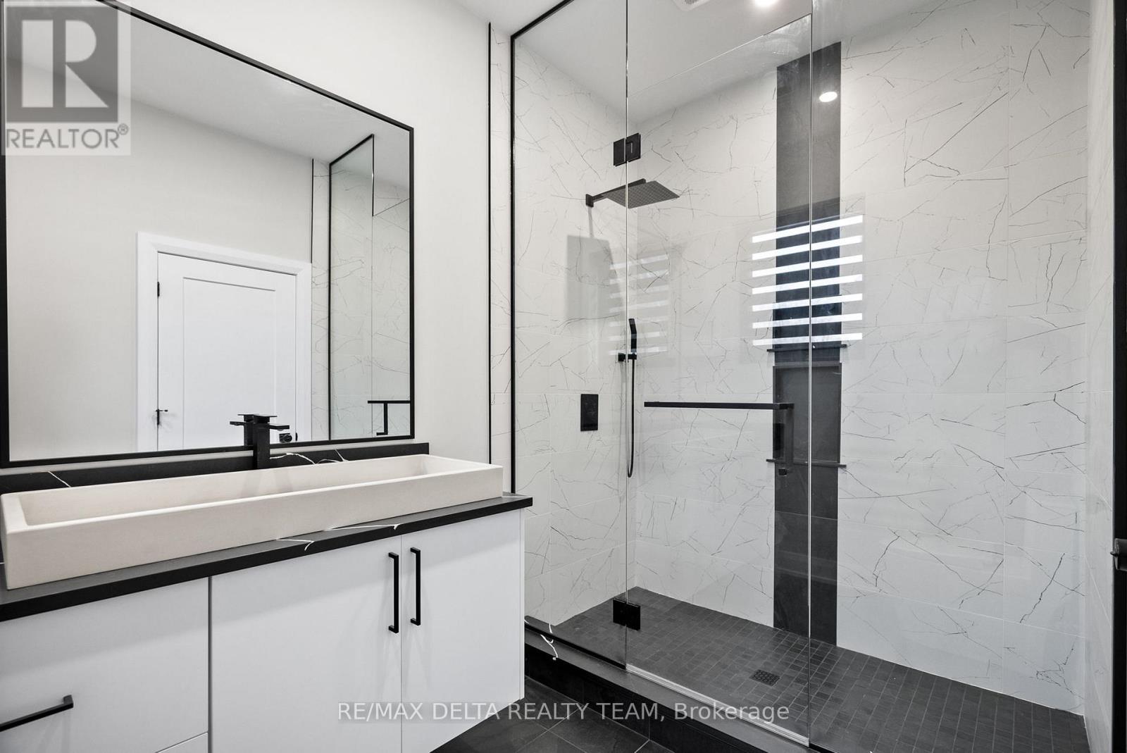 Photo 2 of 663 Ballycastle Crescent, Ottawa ON