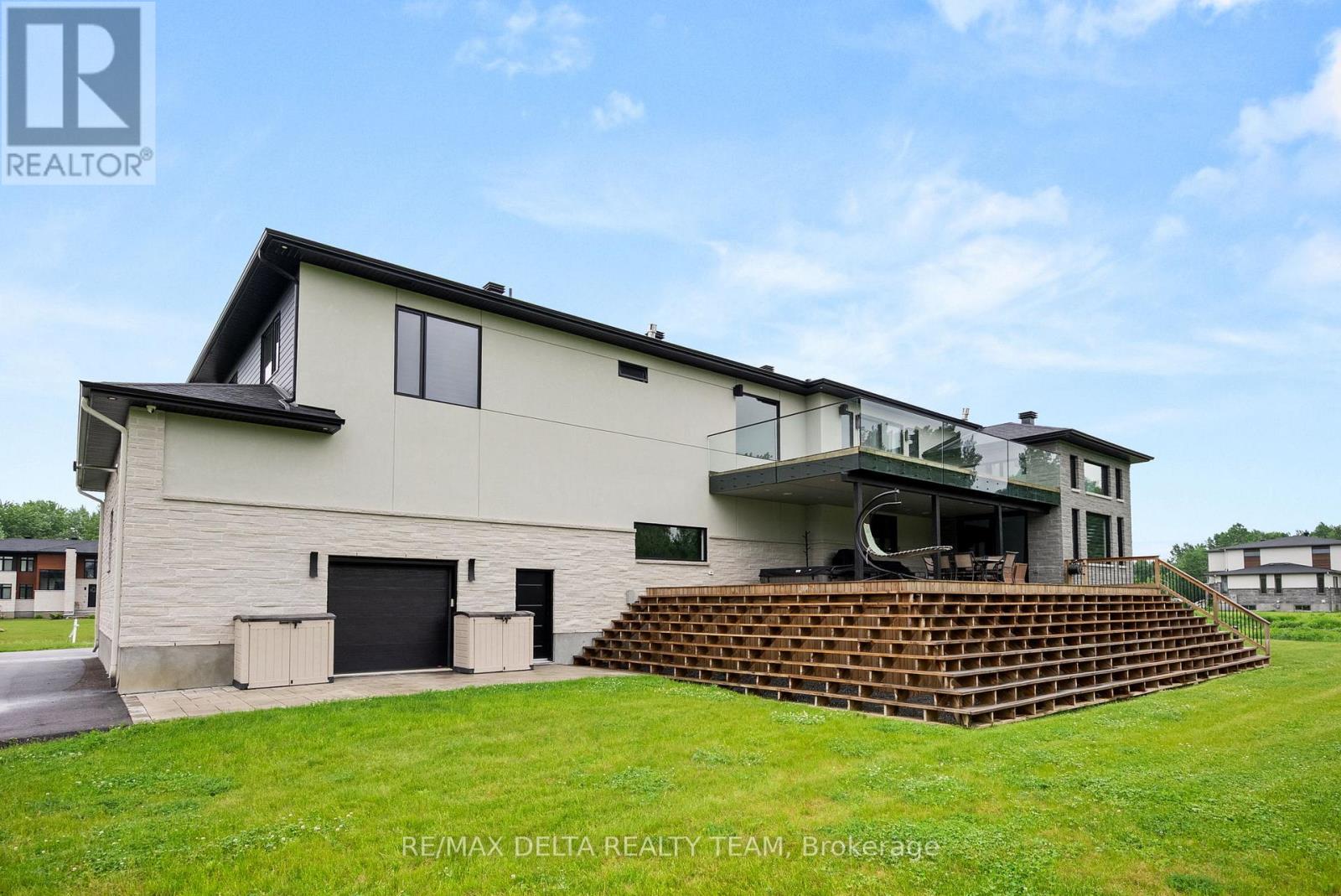 Photo 48 of 663 Ballycastle Crescent, Ottawa ON