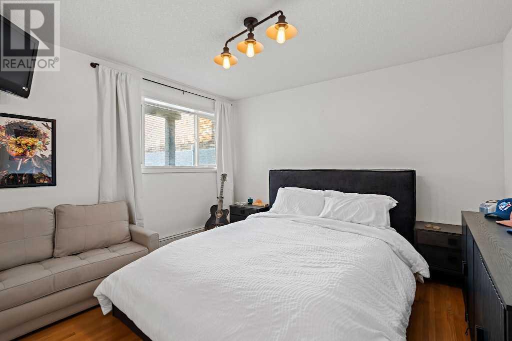 Single Family House for Sale in    Street SW Britannia Calgary 
