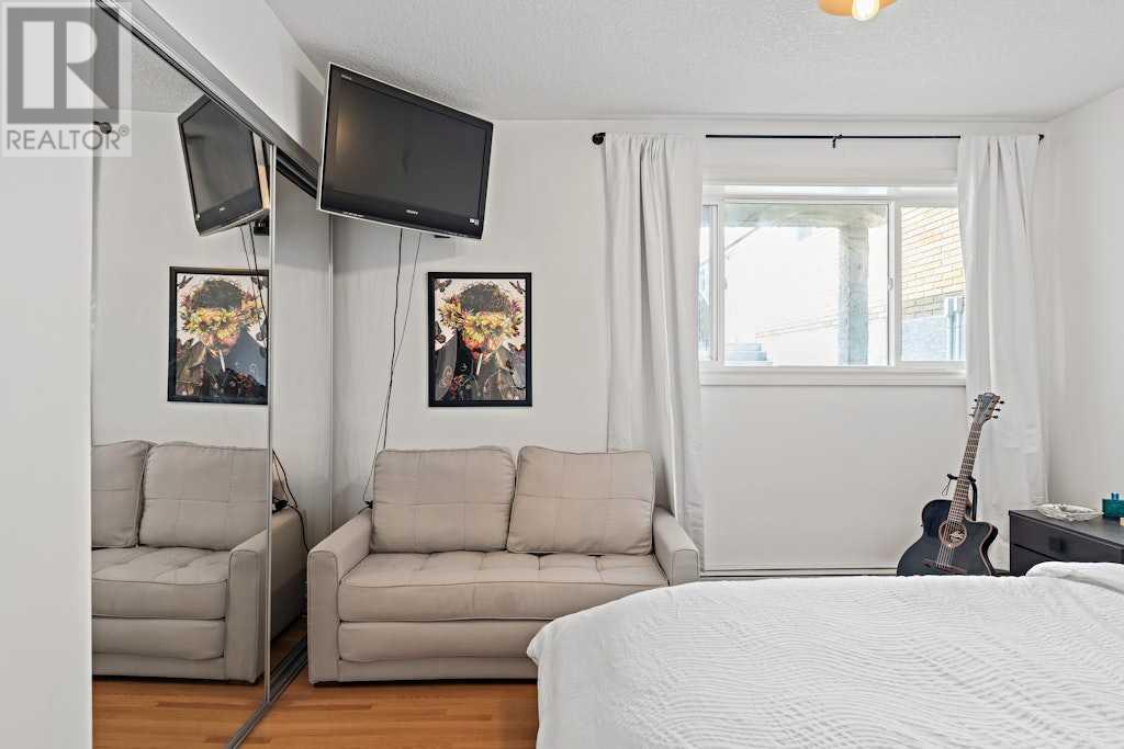 Single Family House for Sale in    Street SW Britannia Calgary 