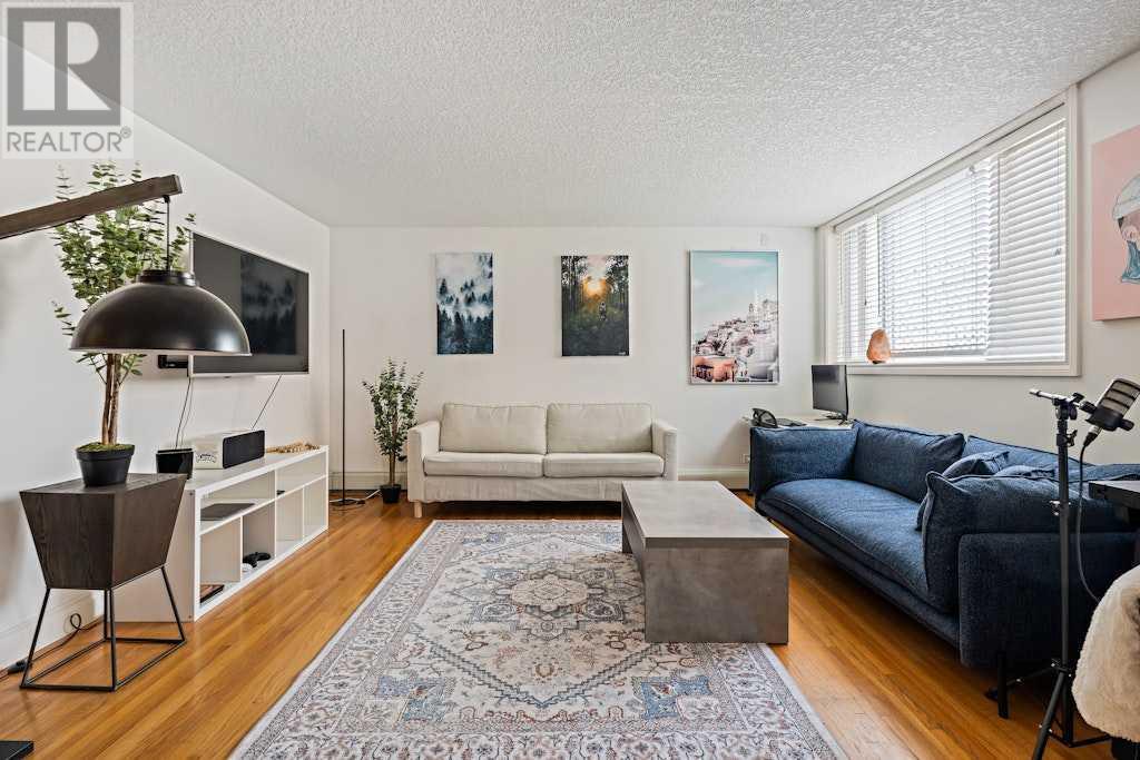 Single Family House for Sale in    Street SW Britannia Calgary 