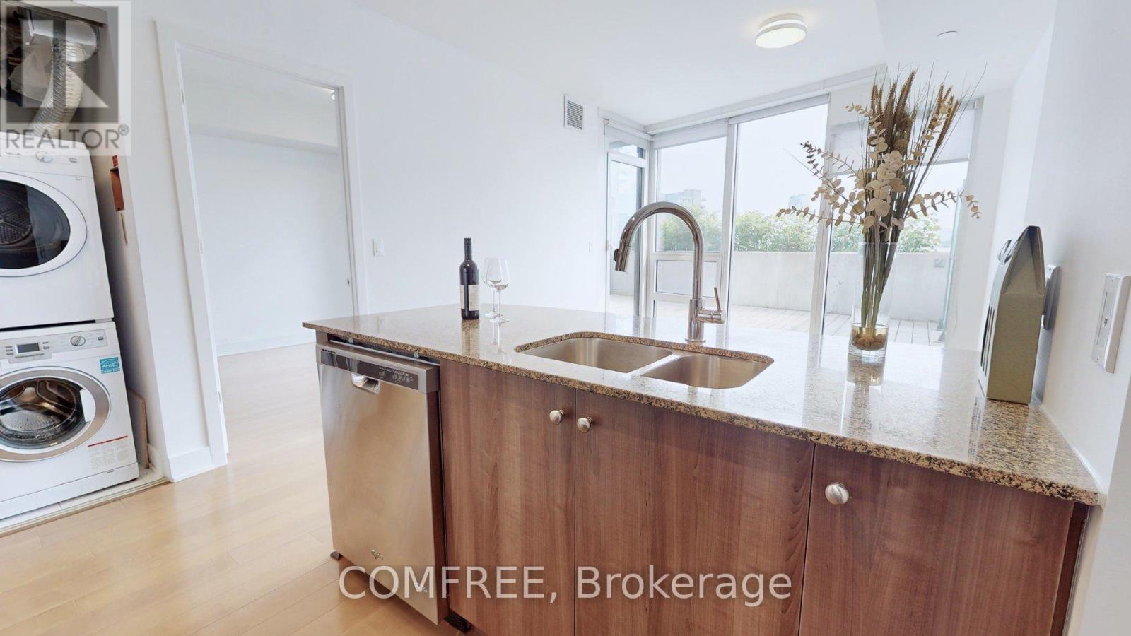 Photo 16 of 606 485 Richmond Road, Ottawa ON