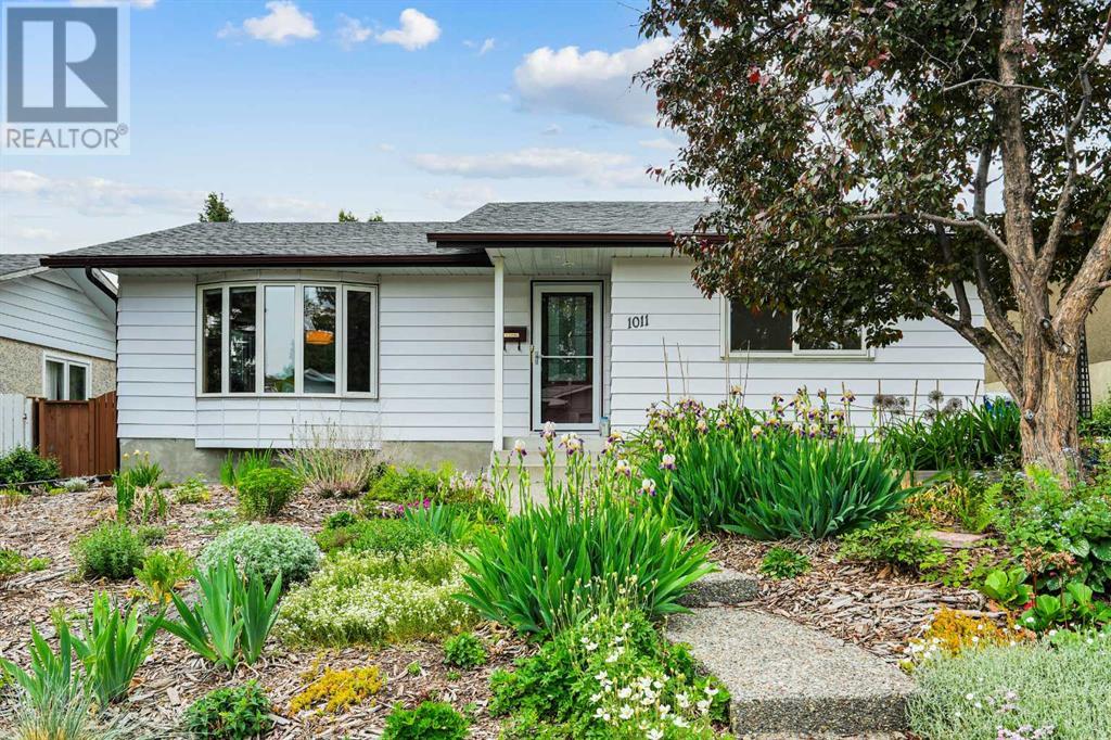 1011 Hunterston Place NW, Calgary, Alberta