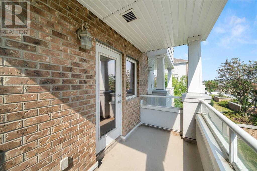 Single Family House for Sale in   Kingsmere Crescent SW Kingsland Calgary 